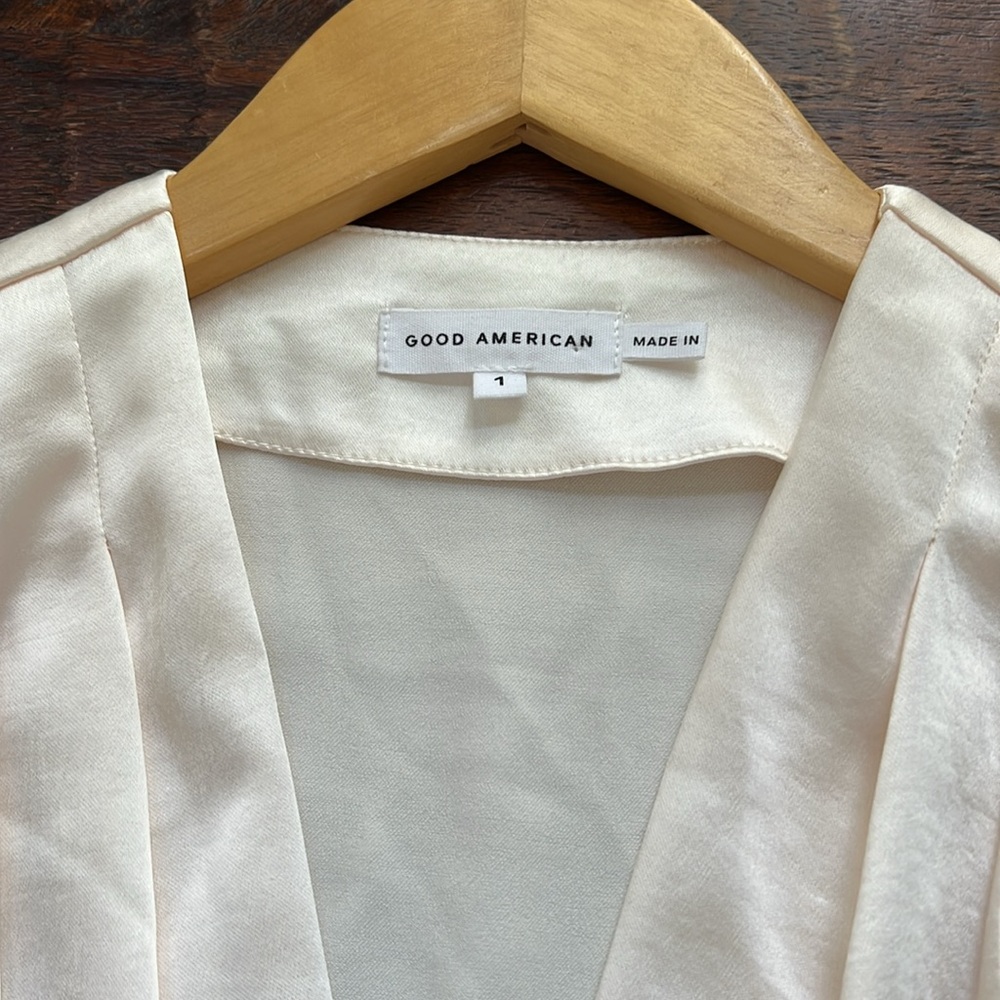 🆕 GOOD AMERICAN Long Sleeve Washed Satin Wrap Bodysuit in Ivory Size 1 Small - Picture 6 of 16